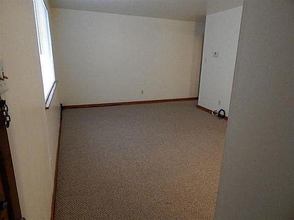 4th image of 3212 Belmont Pl APT E