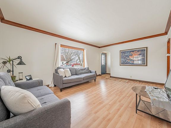 3rd image of 1417 W 8th St