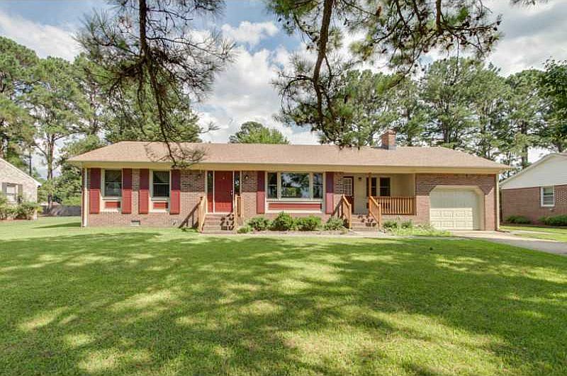 1st image of 815 Arnold Palmer Dr