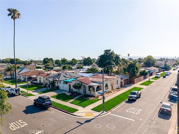 5th image of 2391 Fashion Ave