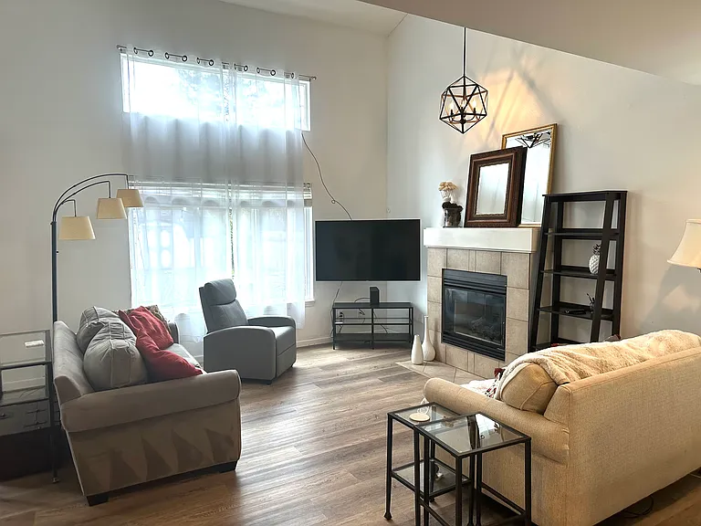11502 SE 221st Pl — Photo 4