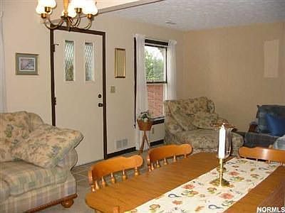 3rd image of 33 Mansfield Ct #33