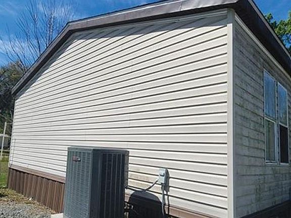 2nd image of 752 Acorn Creek Trl