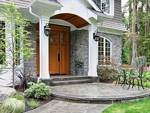 Cobblestone Entry