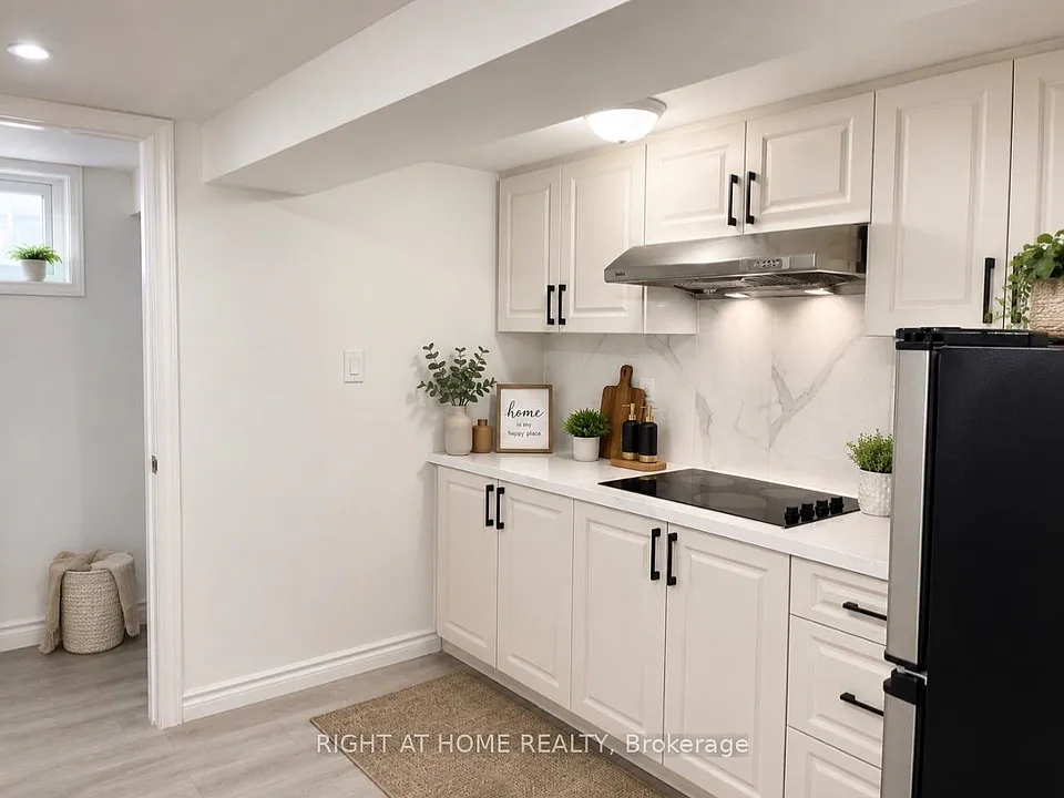 46 Shrewsbury Sq #LOWER