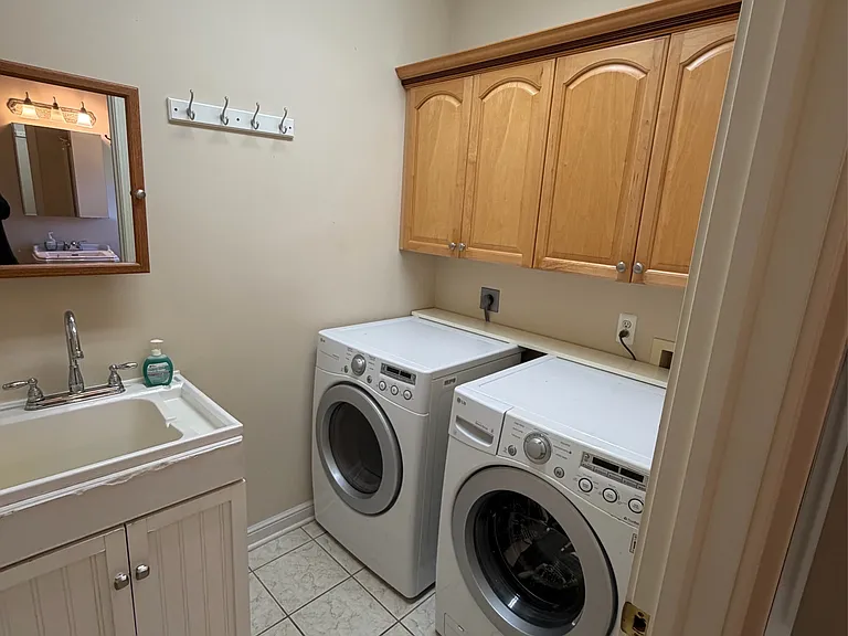 233 S Bayshore Dr — Photo 6