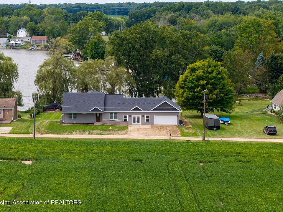 1st image of 8616 Lake Dr