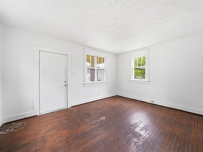 1211 Emily St — Photo 13
