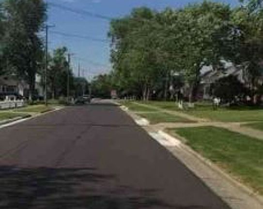 Exterior Neighborhood (street photo)