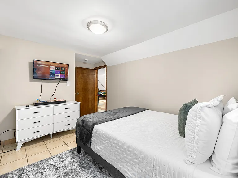 119 W Green Meadows Blvd — Photo 10