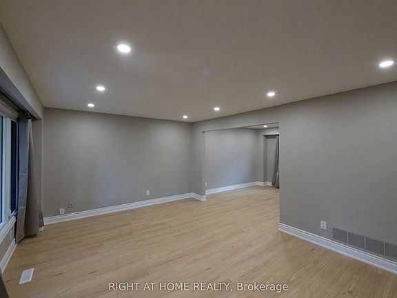3rd image of 83 Anstead Cres