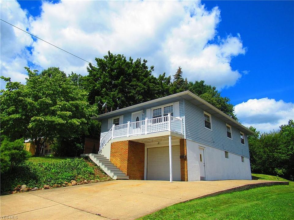 1st image of 3663 Louise St