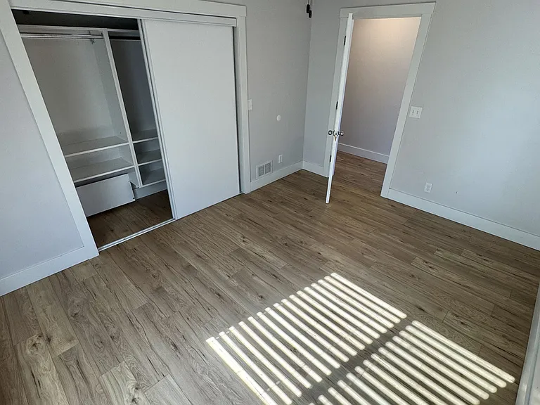 522 Indiana St — Photo 16