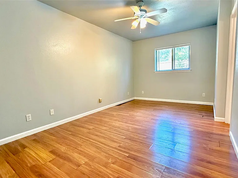 5213 Halmark Dr — Photo 21