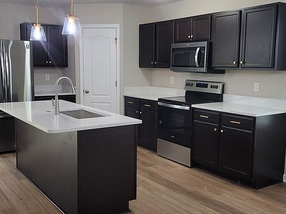 4th image of 4404 Lenity Cir