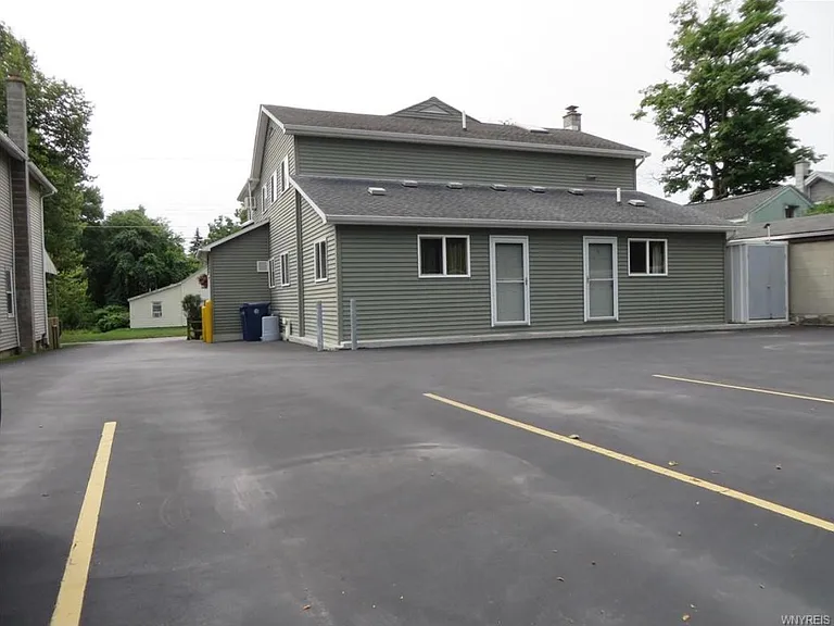 145 Caledonia St #1E — Photo 18