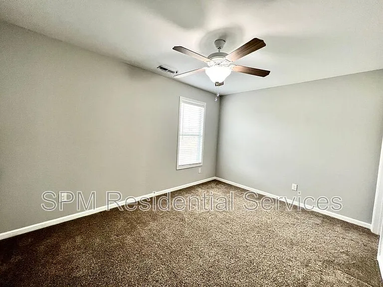438 Riviera Dr — Photo 18