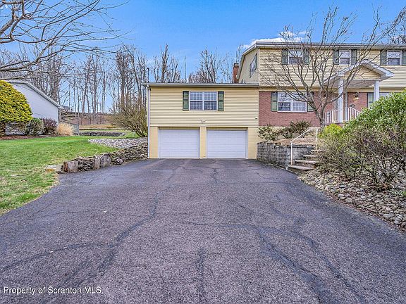 3rd image of 108 Sturbridge Rd