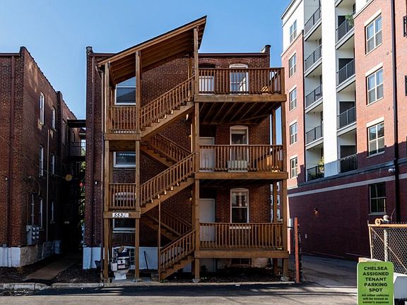 3rd image of 5535 Pershing Ave APT 31