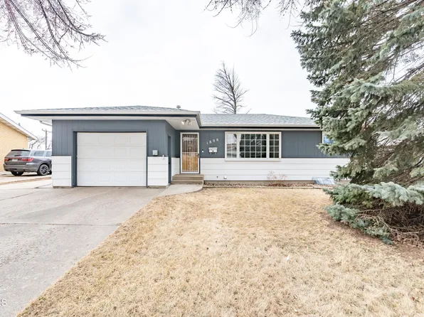 1808 N 9th St, Bismarck, ND 58501