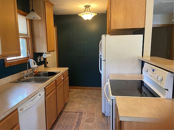 3rd image of 315 W Franklin St