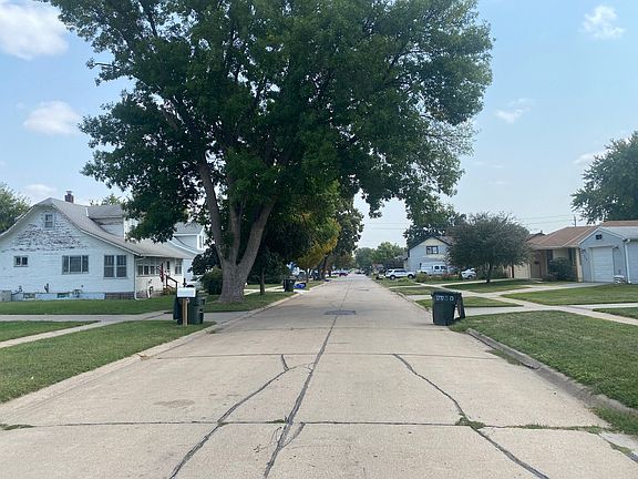 5th image of 1733-D Avenue St N