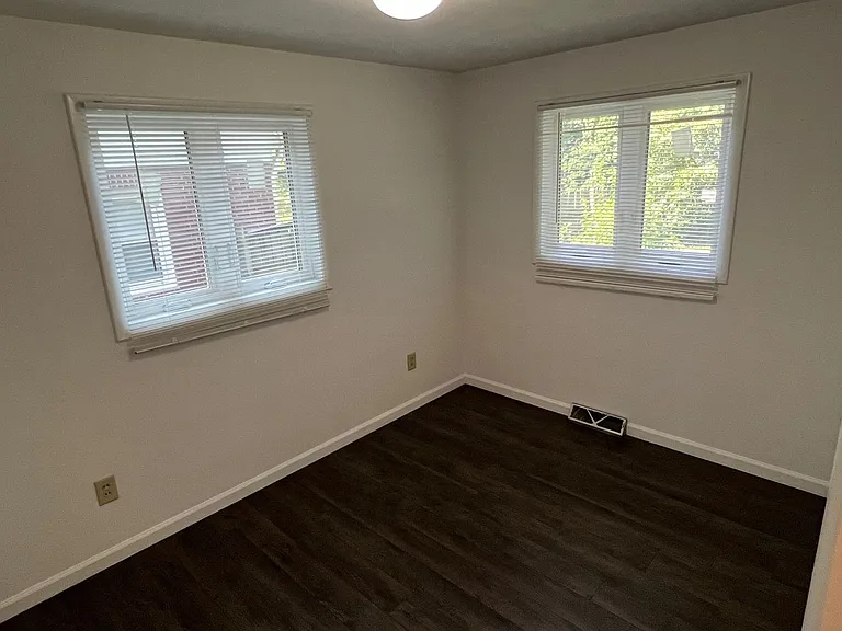 1612 W University Ave — Photo 11