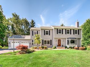 22 Mile Dr, Chester, NJ 07930