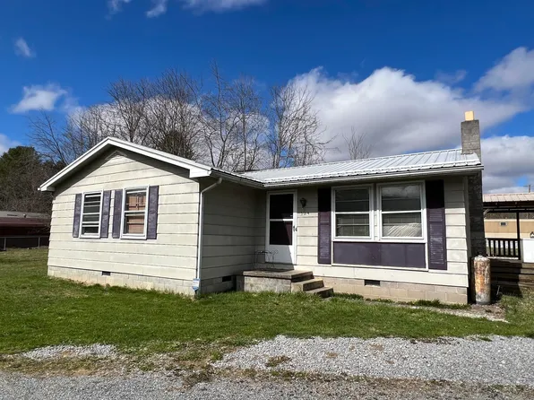 185 3rd St, Rupert, WV 25984