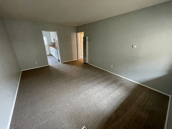 2nd image of 4363-43675 Mentone St #4377