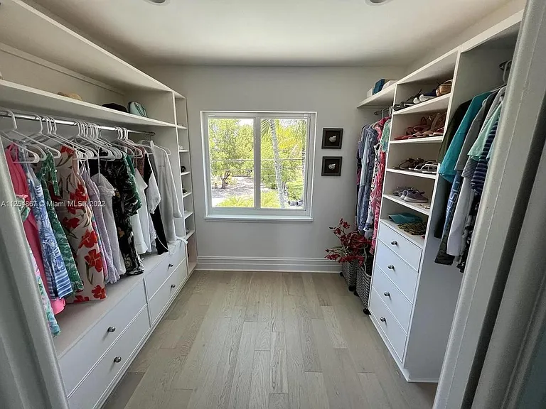 124 S Indies Dr — Photo 10