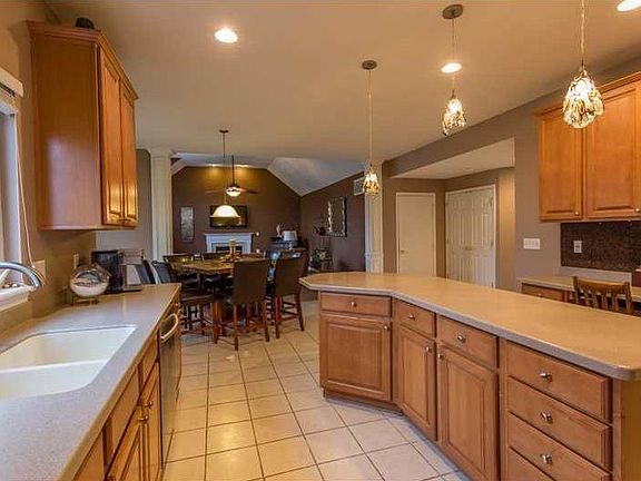 5th image of 1542 Arborwoods Dr