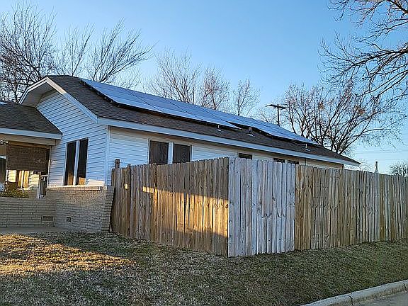 4th image of 1342 E Whittaker St
