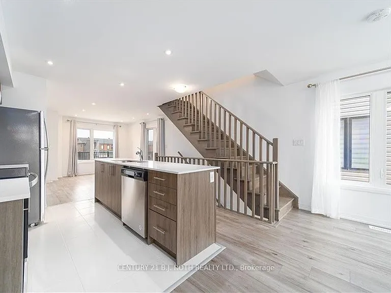 17 Fairlane Ave — Photo 7