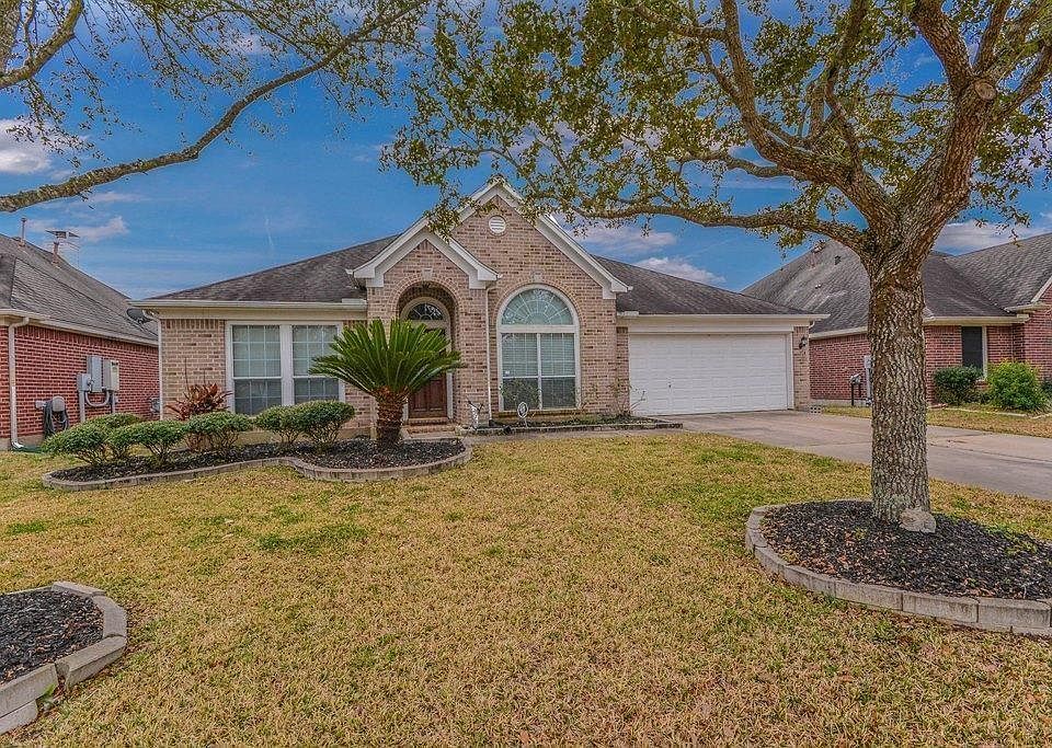 1st image of 2216 Waters Edge Ln