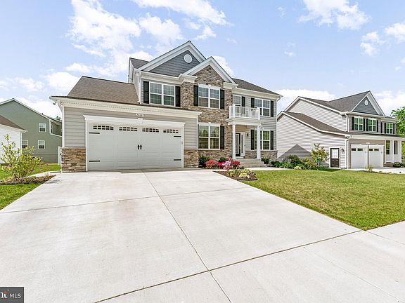 2nd image of 24083 Woodmore Dr