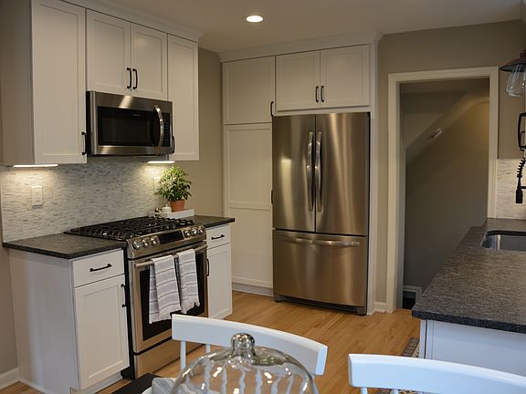 3rd image of 10564 Borgman Ave