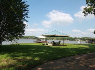 101 Crestwood Cir, Enchanted Oaks, TX 75156