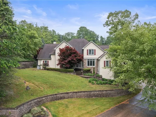 769 Village Trl, Mayfield Village, OH 44040