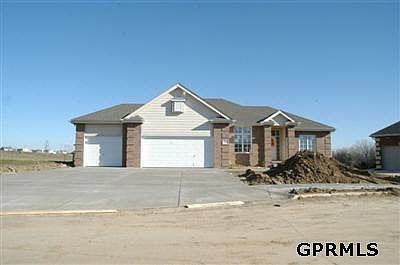 1st image of 11605 Eastlake Cres