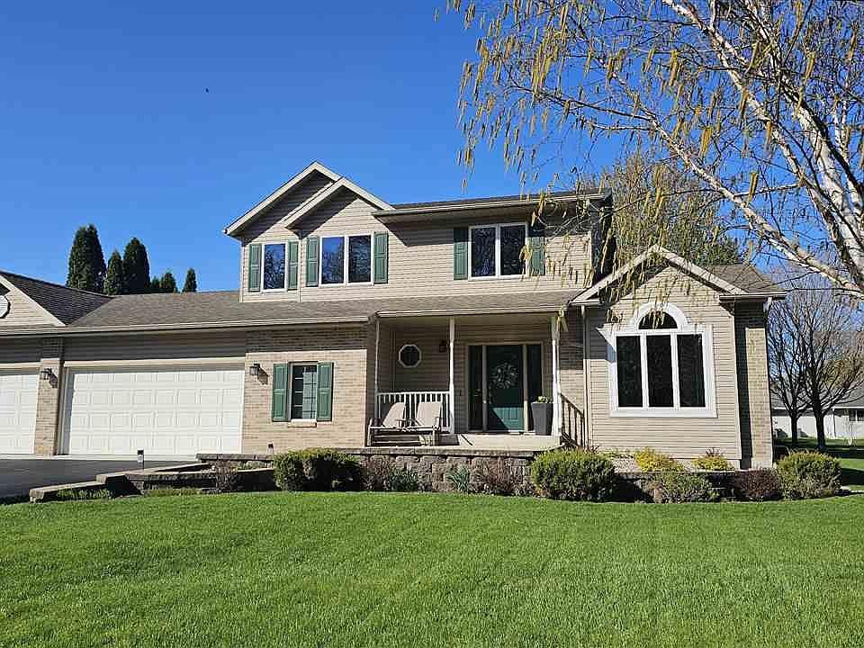 1st image of 6 McIntosh Dr