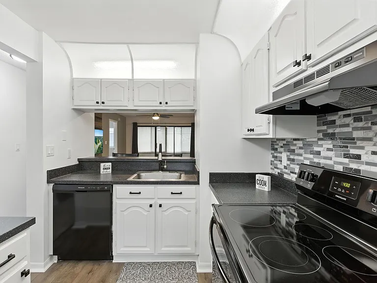 1735 Harrison St #231 — Photo 4