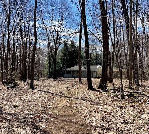 3rd image of 186 W Laurel Ln