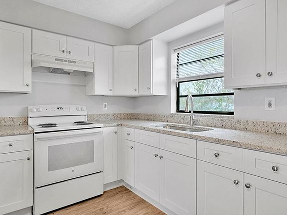 3rd image of 1308 W Waters Ave #17496509