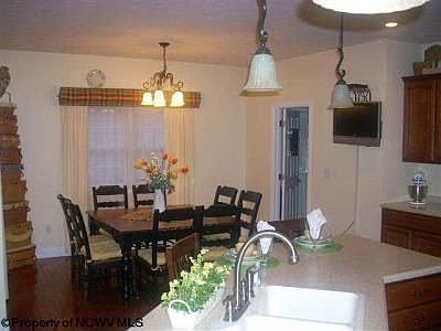 5th image of 1064 Autumn Ave