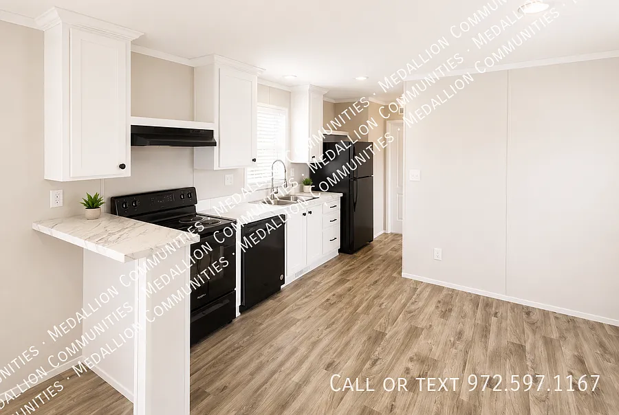 3 bed, 902 sqft, $1,750 — Photo 2