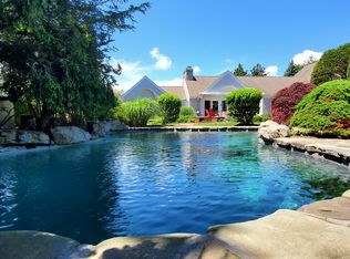 16 Laila Ln, Remsenburg, NY 11960