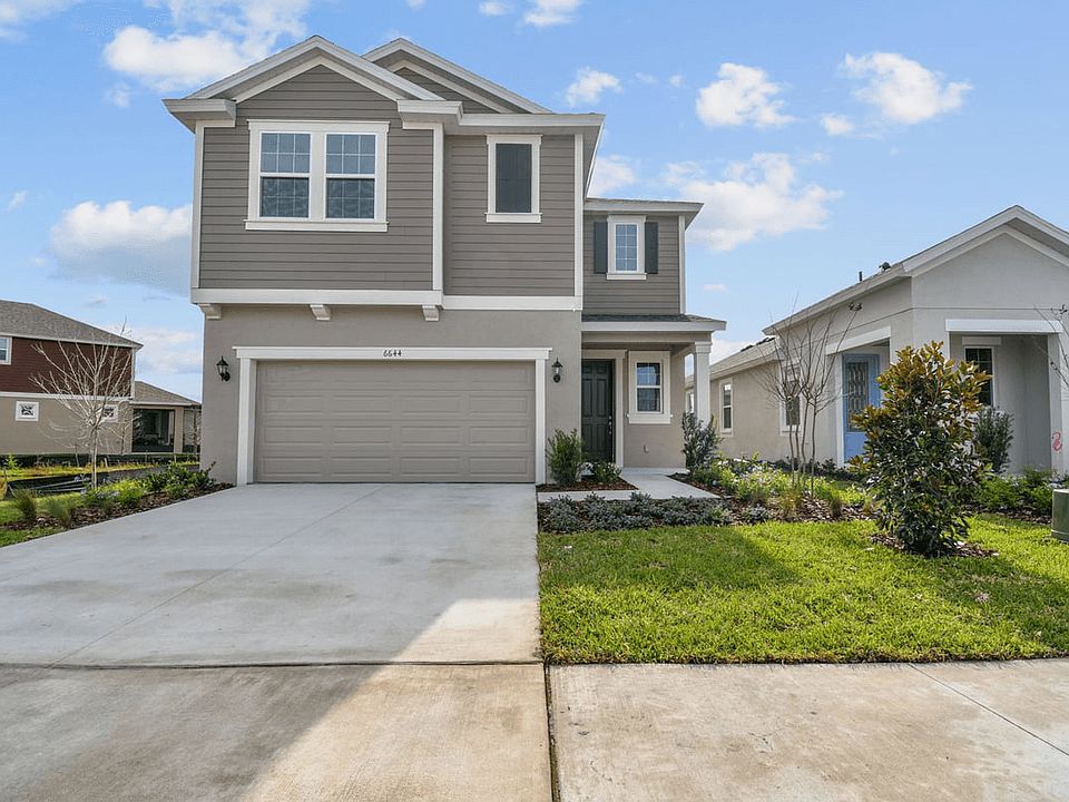 Sebring new construction quick move-in home 6644 Great Bear Dr. front centered view at BridgeWater i