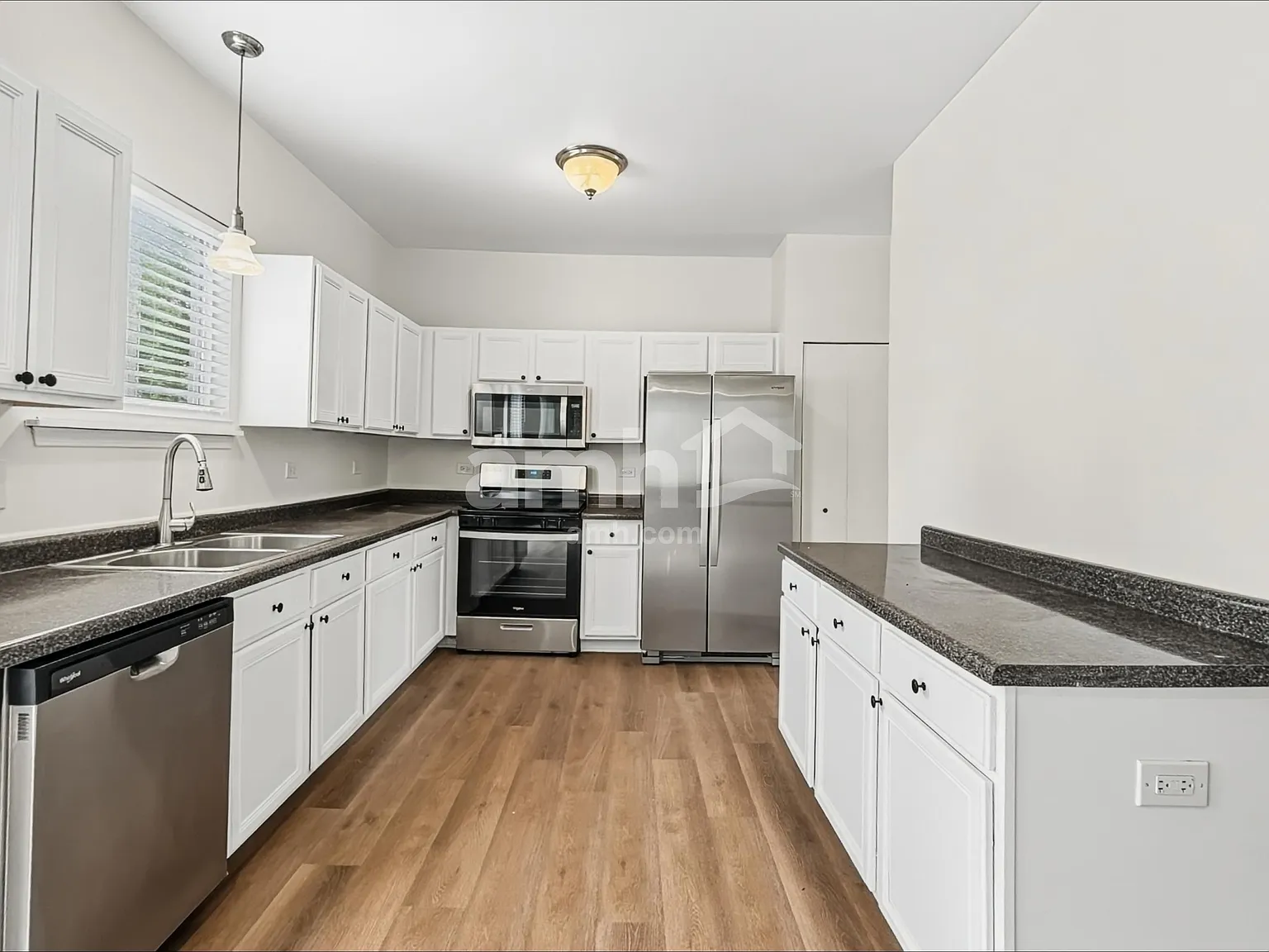 4 bed, 2.0 bath, 2050 sqft, $3,530 — Photo 4