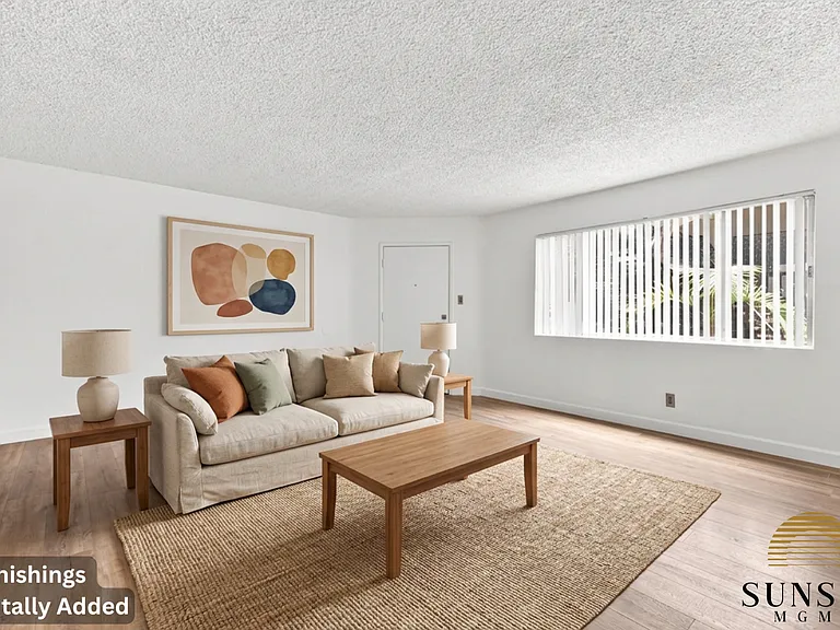 540-600 W Channel Islands Blvd #1 — Photo 2